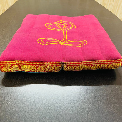 Foldable Floor Meditation Seat – Portable Cushioned Prop for Dhyana