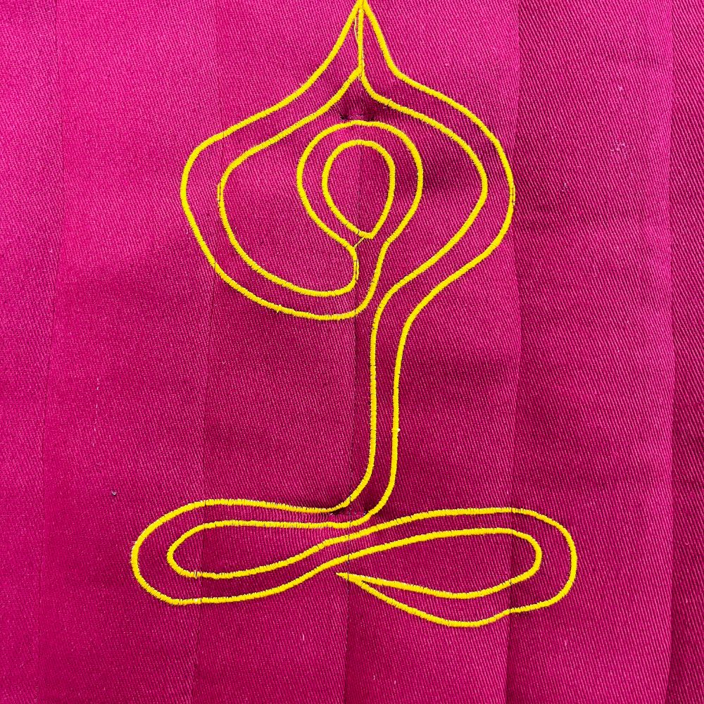 Foldable Floor Meditation Seat – Portable Cushioned Prop for Dhyana