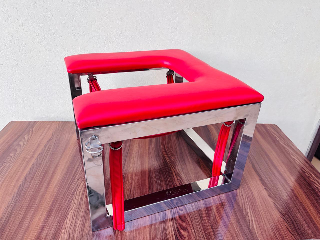 Luvottica Queening Stool for Better Positioning